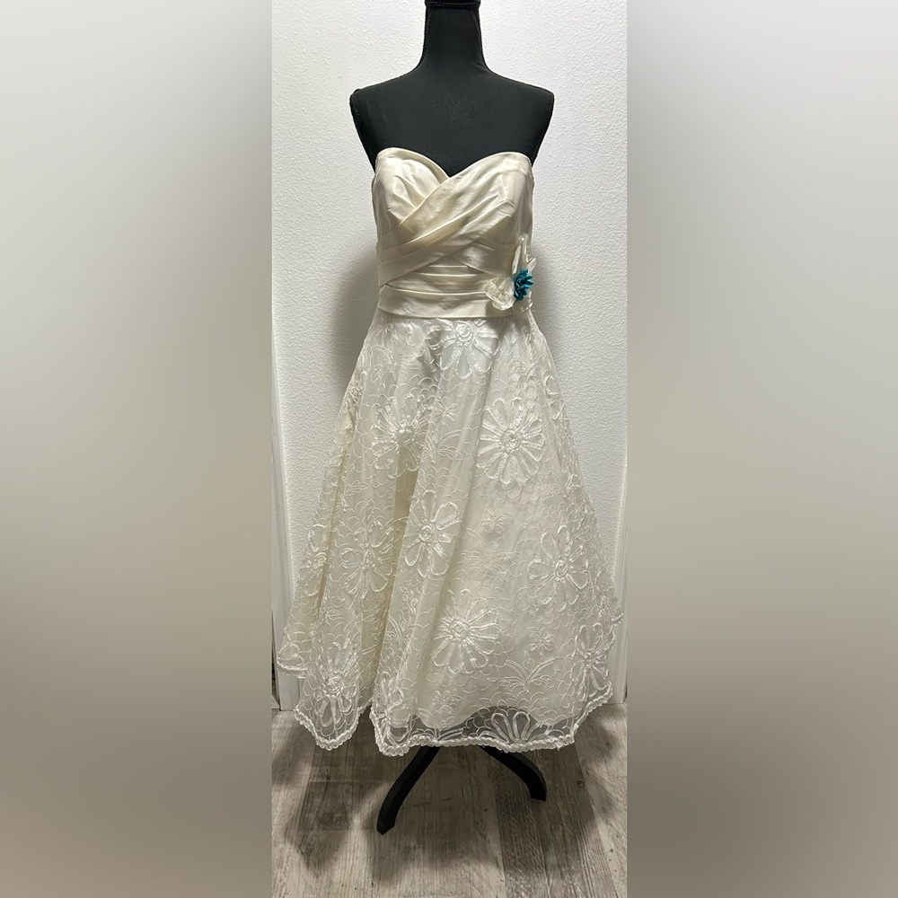 Alfred Angelo Wedding Dress - 10 - White - Used